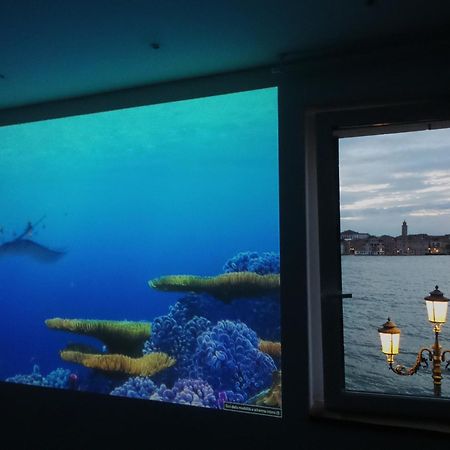3 Windows On St Mark - Waterfront Apartment 베니스 외부 사진