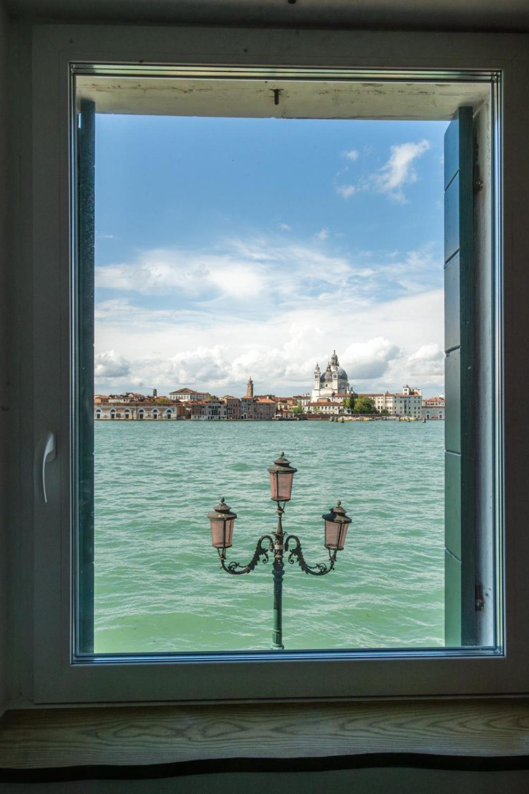 3 Windows On St Mark - Waterfront Apartment 베니스 외부 사진