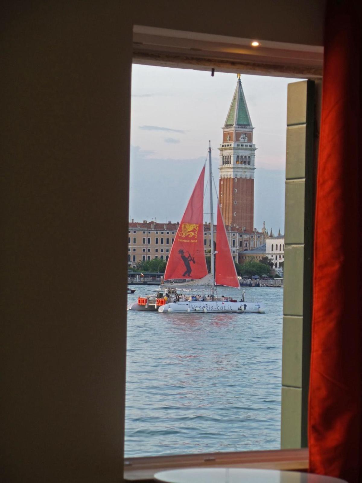 3 Windows On St Mark - Waterfront Apartment 베니스 외부 사진